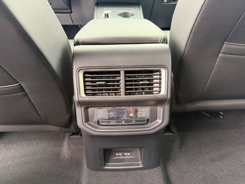 New 2026 Volkswagen Atlas SE image 24