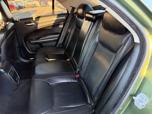 Used 2018 Chrysler 300 Touring L image 10