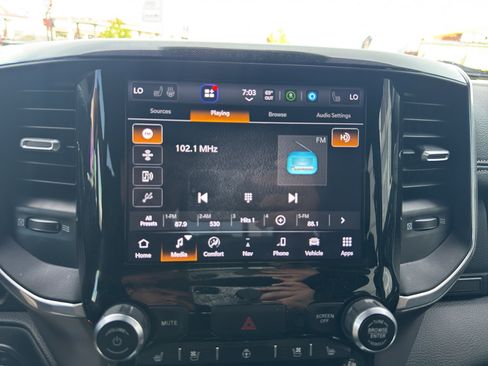 Used 2022 RAM 1500 Laramie AWD/4WD image 27