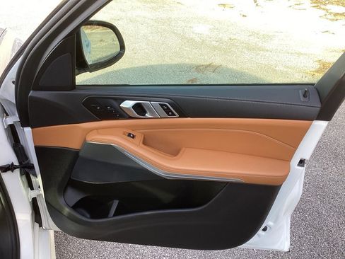 Used 2022 BMW X5 sDrive40i w/ M Sport Package image 28