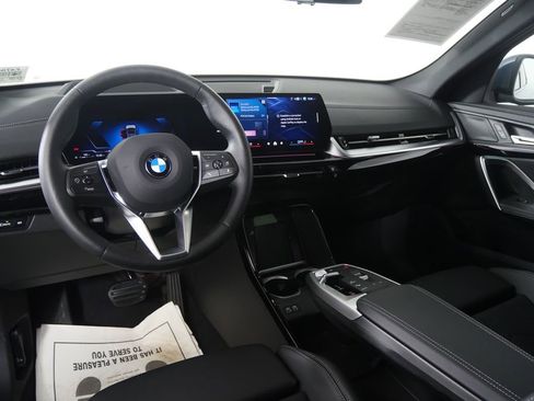 Used 2025 BMW X2 xDrive28i image 16