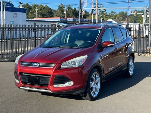 Used 2014 Ford Escape Titanium w/ Equipment Group 401A FWD image 3