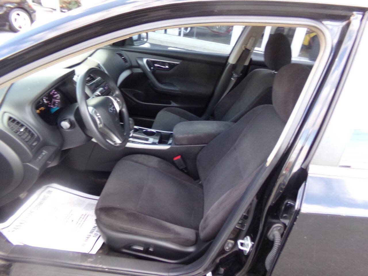 Used 2013 Nissan Altima 2.5 S FWD image 10