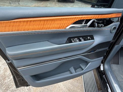 Used 2022 Jeep Grand Wagoneer Series II image 14