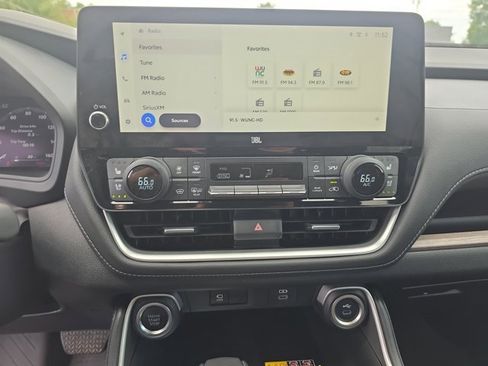 Used 2024 Toyota Grand Highlander Platinum image 21