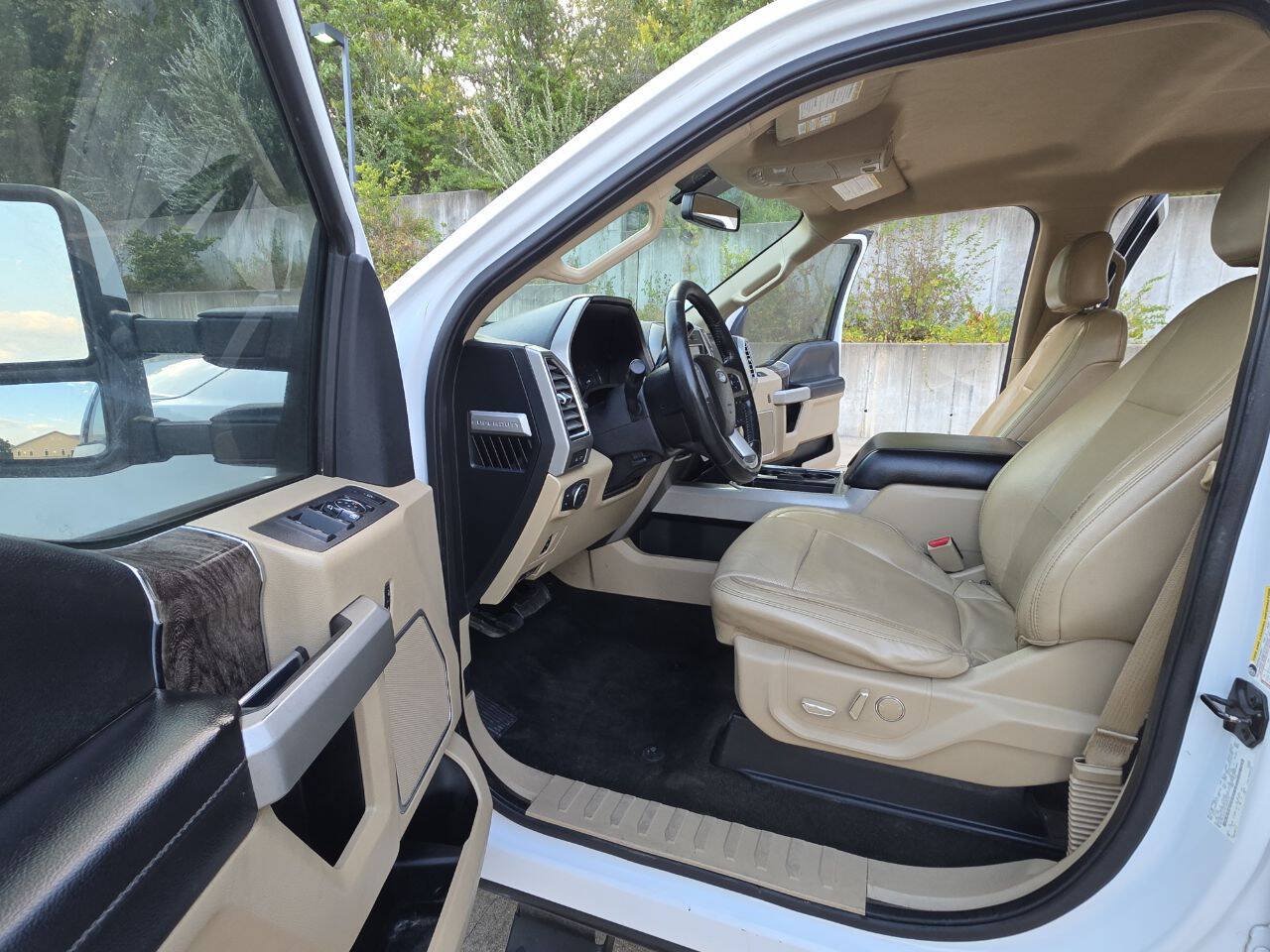 Used 2017 Ford F350 Lariat AWD/4WD image 45
