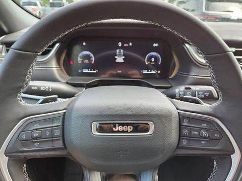 New 2024 Jeep Grand Cherokee Laredo X w/ Luxury Tech Group I RWD image 19
