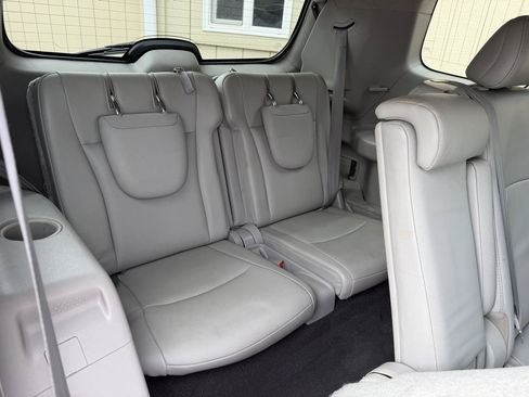 Used 2011 Toyota Highlander SE w/ Tow Pkg AWD/4WD image 5