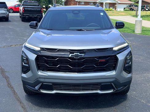 Used 2026 Chevrolet Equinox RS FWD image 2