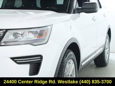Used 2018 Ford Explorer XLT image 5