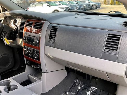 Used 2008 Dodge Durango SLT image 25