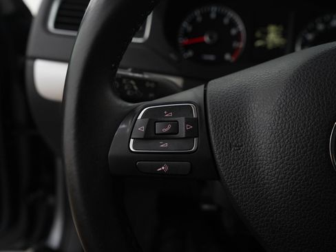 Used 2014 Volkswagen Jetta SE FWD image 23