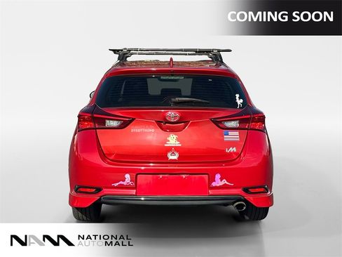 Used 2017 Toyota Corolla iM image 4