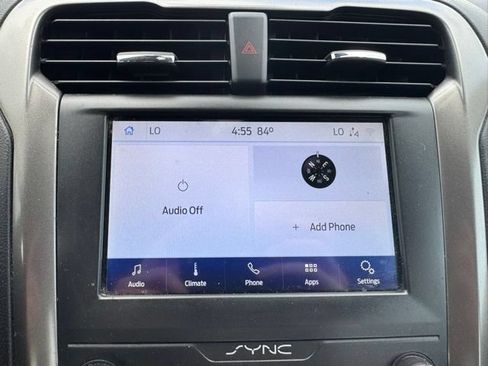 Used 2020 Ford Fusion SE FWD image 18