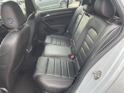 Used 2019 Volkswagen Golf 4-Door FWD image 17
