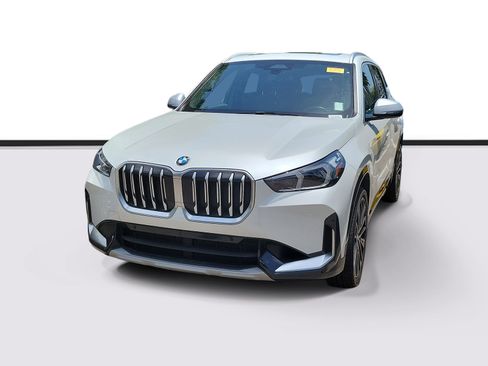 Used 2023 BMW X1 xDrive28i w/ Convenience Package AWD/4WD image 3