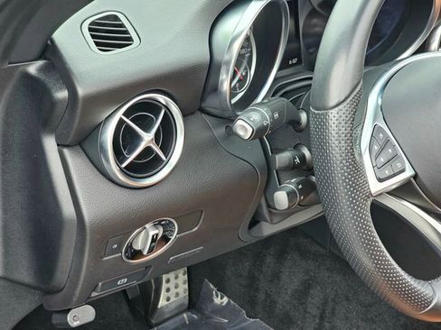 Used 2020 Mercedes-Benz SLC 43 AMG image 24