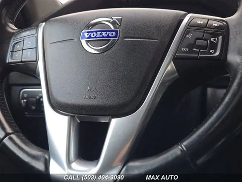 Used 2016 Volvo V60 T5 Cross Country image 27