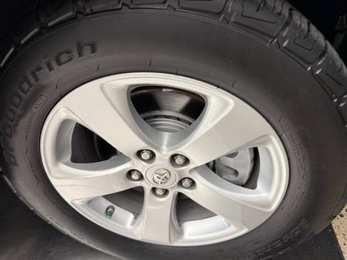 Used 2011 Toyota Sienna LE FWD image 18