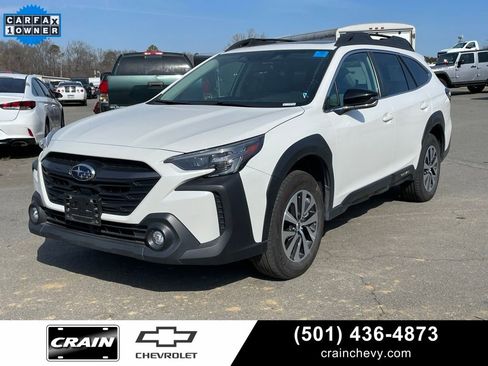 Used 2025 Subaru Outback Premium image 3