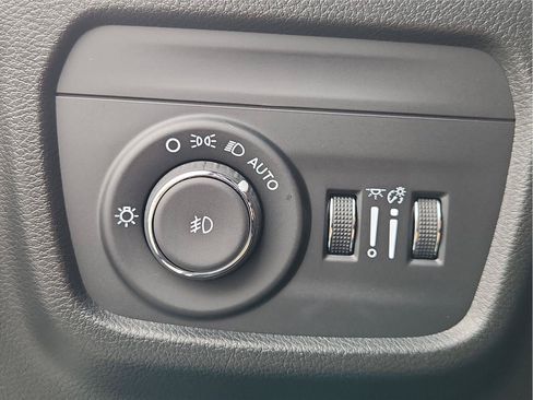 Used 2025 Jeep Grand Cherokee Summit AWD/4WD image 18