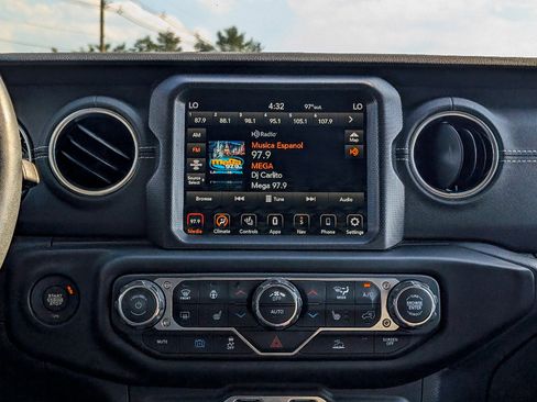 Used 2023 Jeep Wrangler Unlimited Sahara w/ Cold Weather Group AWD/4WD image 20