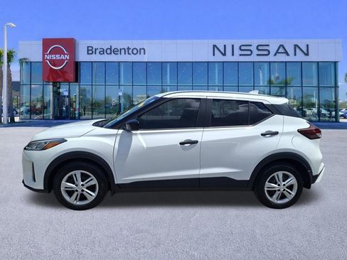 Certified 2025 Nissan Kicks Play S FWD image 8