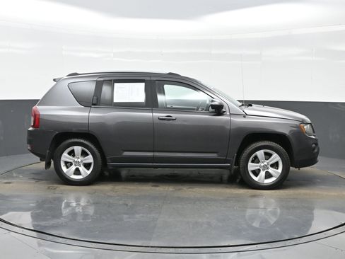 Used 2016 Jeep Compass Sport w/ Power Value Group AWD/4WD image 7
