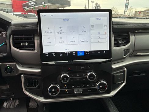 Used 2023 Ford Expedition XLT AWD/4WD image 16