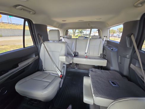 Used 2020 Ford Expedition XLT w/ Equipment Group 201A image 21