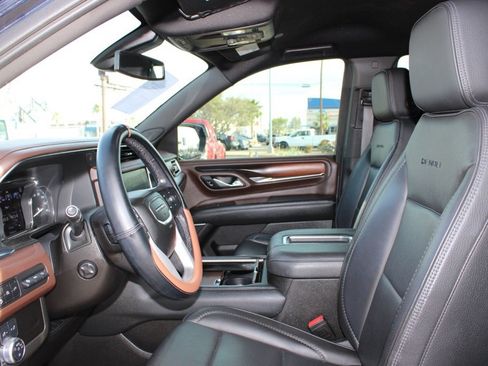 Used 2021 GMC Yukon Denali image 15