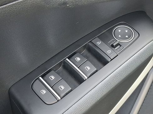 Used 2025 Kia Soul LX w/ LX Technology Package FWD image 14