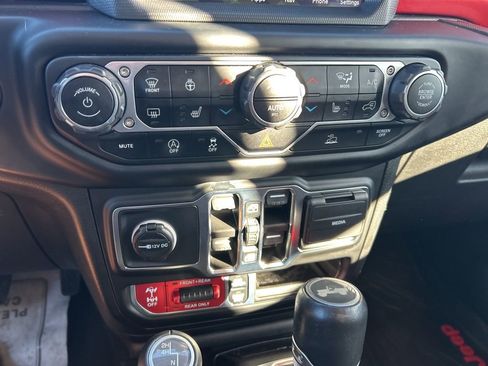 Used 2021 Jeep Wrangler Unlimited Rubicon image 28