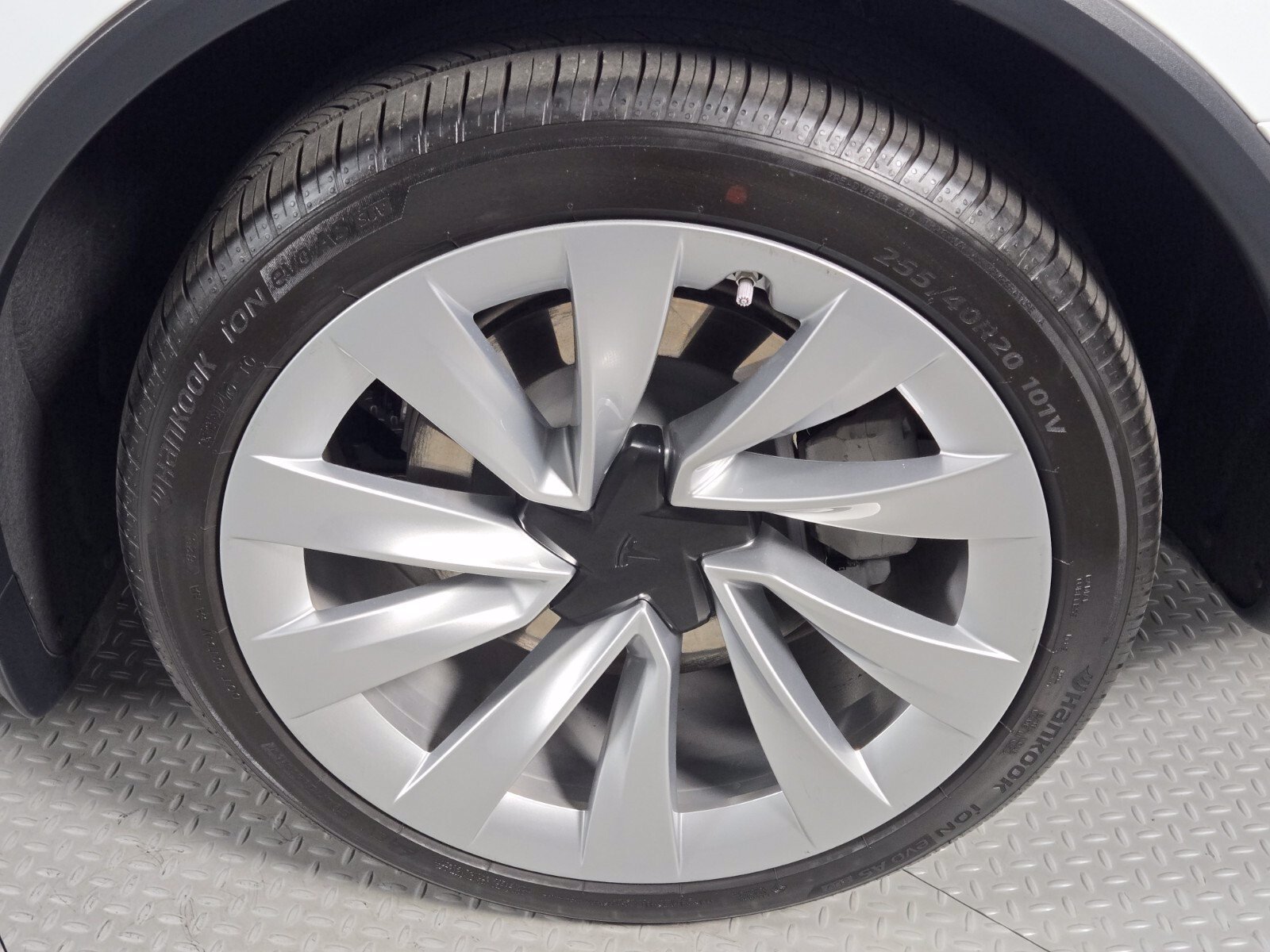 Used 2026 Tesla Model Y Long Range RWD image 10
