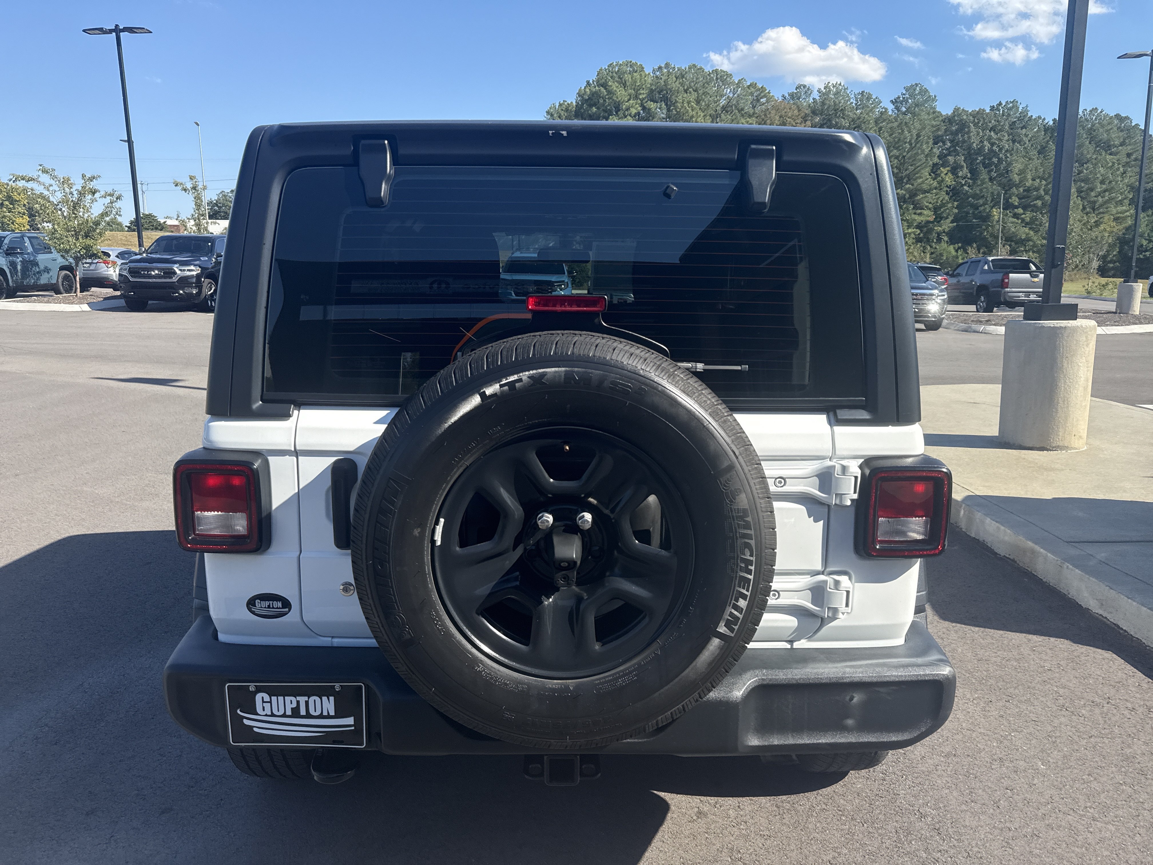 Used 2019 Jeep Wrangler Sport AWD/4WD image 24