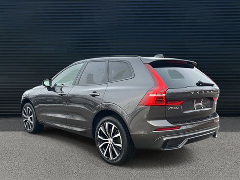 Certified 2025 Volvo XC60 B5 Plus image 7
