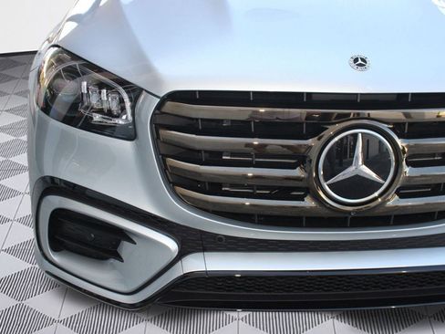 Used 2026 Mercedes-Benz GLS 450 4MATIC image 11