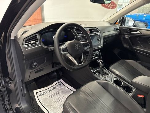 Used 2024 Volkswagen Tiguan SE image 23
