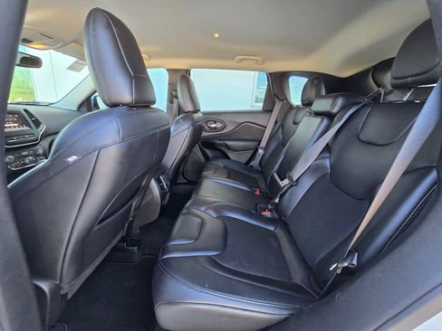 Used 2021 Jeep Cherokee Altitude image 14