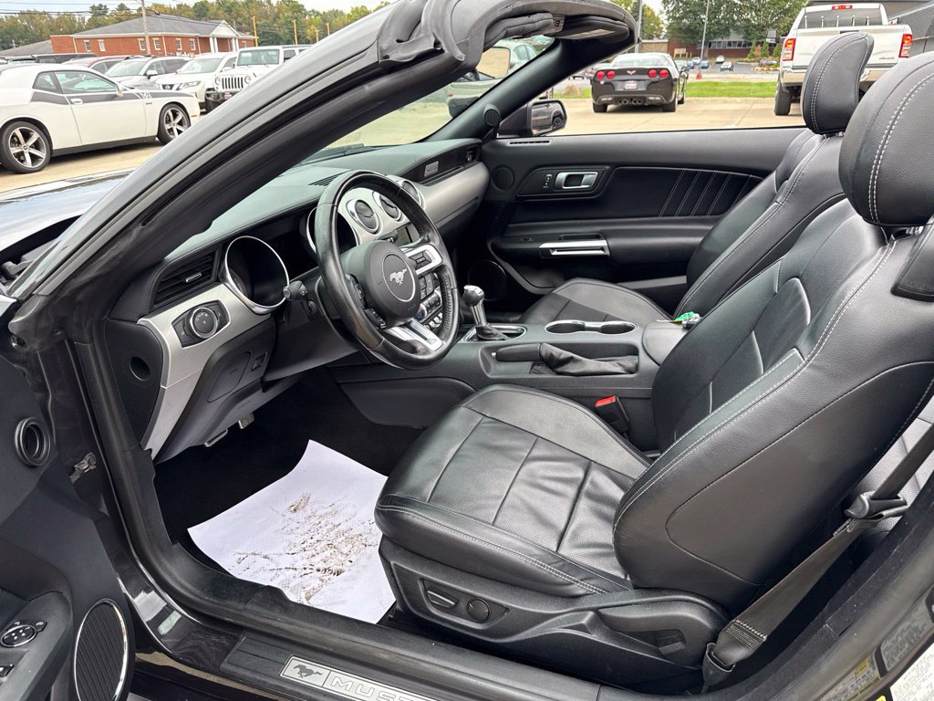 Used 2022 Ford Mustang Premium RWD image 28