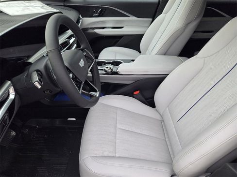 New 2025 Cadillac Lyriq Luxury image 14