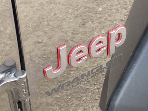 Certified 2022 Jeep Wrangler Unlimited Rubicon w/ Safety Group AWD/4WD image 15