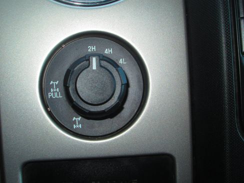 Used 2013 Ford F150 XLT w/ XLT Chrome Pkg image 20