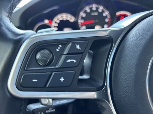 Used 2021 Porsche Cayenne Base image 27