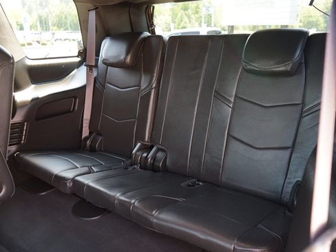 Used 2017 Cadillac Escalade Platinum AWD/4WD image 19
