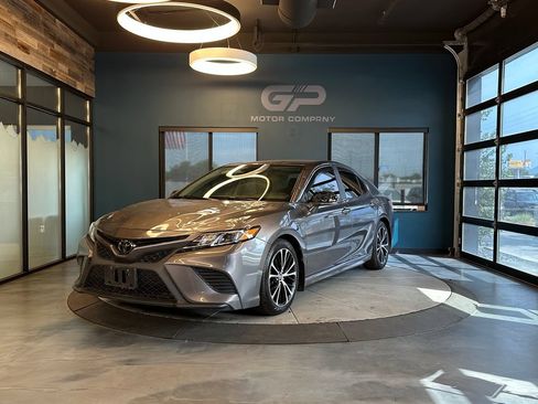 Used 2020 Toyota Camry SE w/ Moonroof Package AWD/4WD image 7