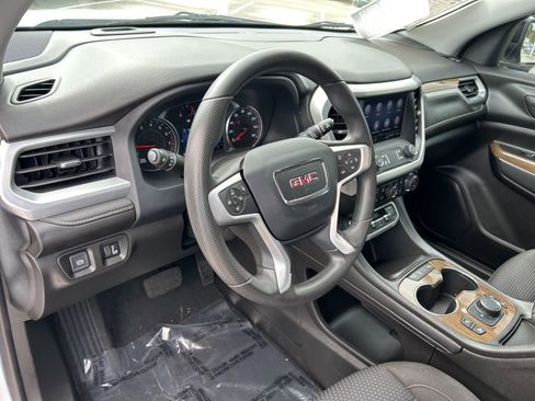 Used 2023 GMC Acadia SLE w/ Driver Convenience Package image 24
