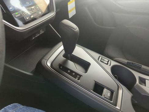 Used 2025 Subaru Crosstrek 2.0i Premium image 30