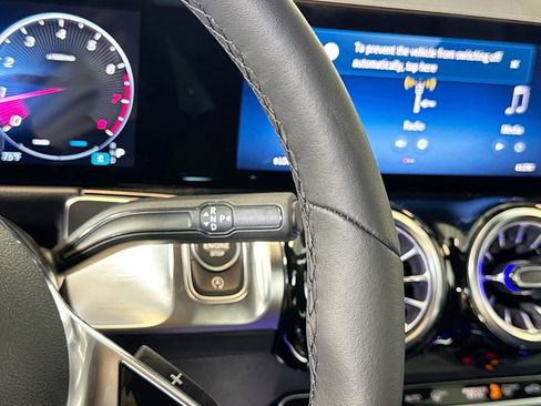 New 2025 Mercedes-Benz GLB 250 4MATIC image 15