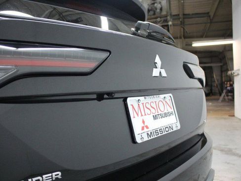 New 2026 Mitsubishi Outlander SE image 4